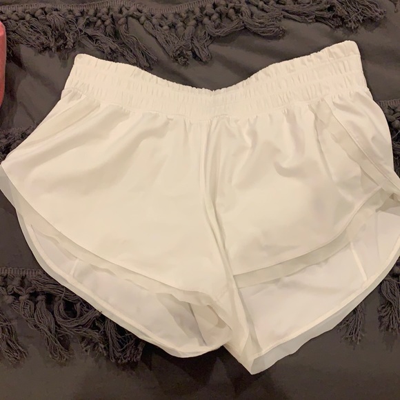 White lululemon shorts